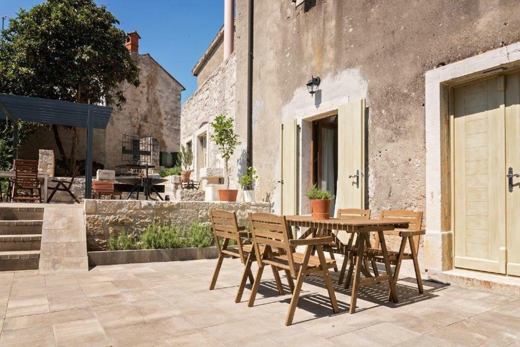 Old Town Studio And Apartment Vrsar Luaran gambar
